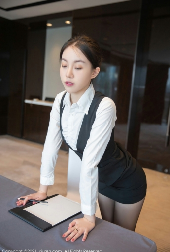 [XiuRen秀人网] No.4083 一颗甜蛋黄a - [秀人套图]