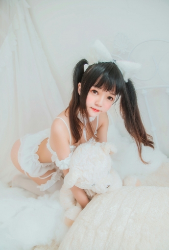萝莉风COS 桜桃喵 – 白猫 - COSPLAY
