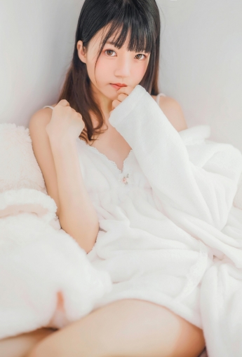 萝莉风COS 桜桃喵 – 冬眠 - COSPLAY