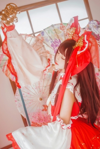 萝莉风COS 桜桃喵 – 灵梦 新年快乐 - COSPLAY