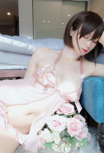 Coser小姐姐白银 – 粉色睡衣 - COSPLAY