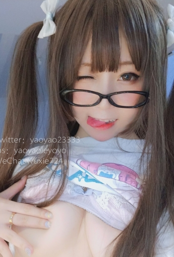 软妹摇摇乐 – 浴巾篇 - COSPLAY