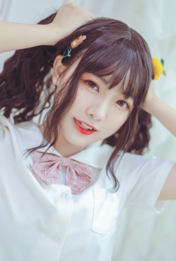 喵糖映画 VOL.001 过膝白丝 - COSPLAY