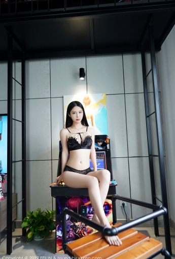 [嗲囡囡FEILIN] VOL.211 luna张静燕 - [秀人套图]
