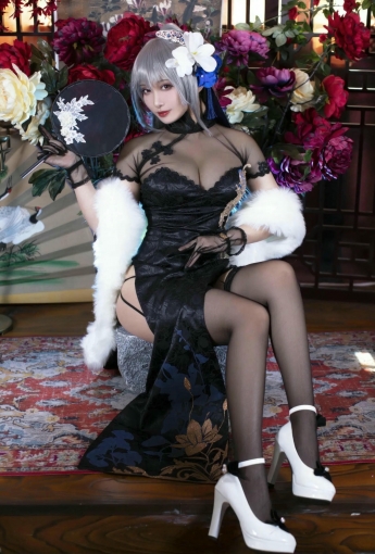 洛璃LoLiSAMA - 碧藍航線 路易九世旗袍【43P】 - [秀人套图]