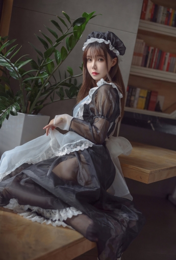 亞馬遜鯰魚 - 黑色透明女僕【33P】 - [秀人套图]