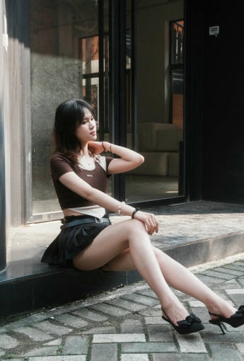 [YITUYU] 2025.10.19 極簡咖啡 【19P】 - [秀人套图]