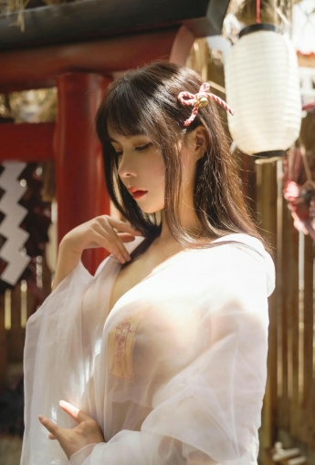 亞馬遜鯰魚 神社符紙巫女【96P】 - [秀人套图]