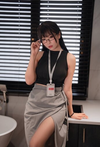 軒蕭學姐-黑絲空姐【65P】 - COSPLAY [65P]